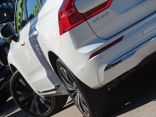 2022 Volvo XC60 Ultimate B5 Bright