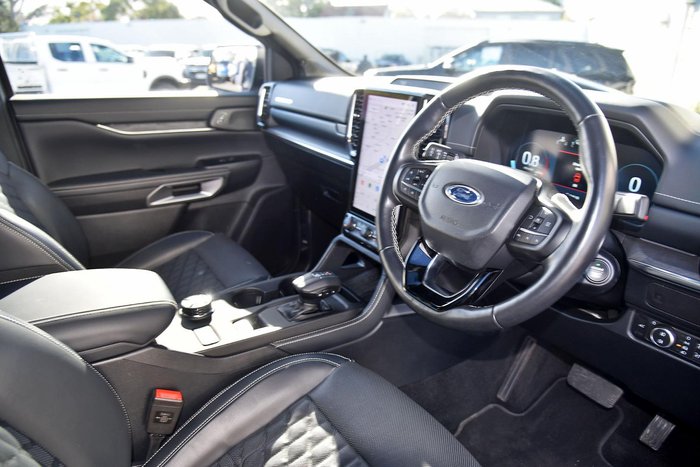 2025 Ford Everest Platinum