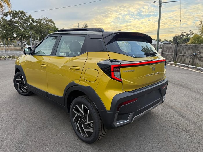 2025 Mahindra XUV3XO AX7L