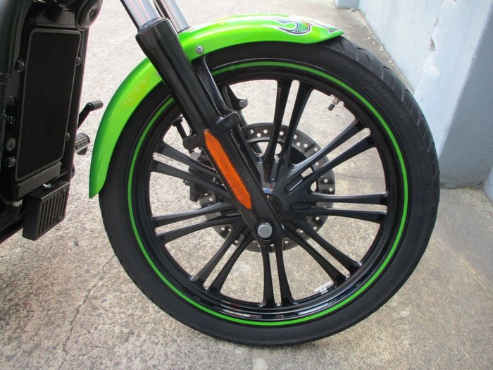 2014 Kawasaki VULCAN 900 CUSTOM GREEN