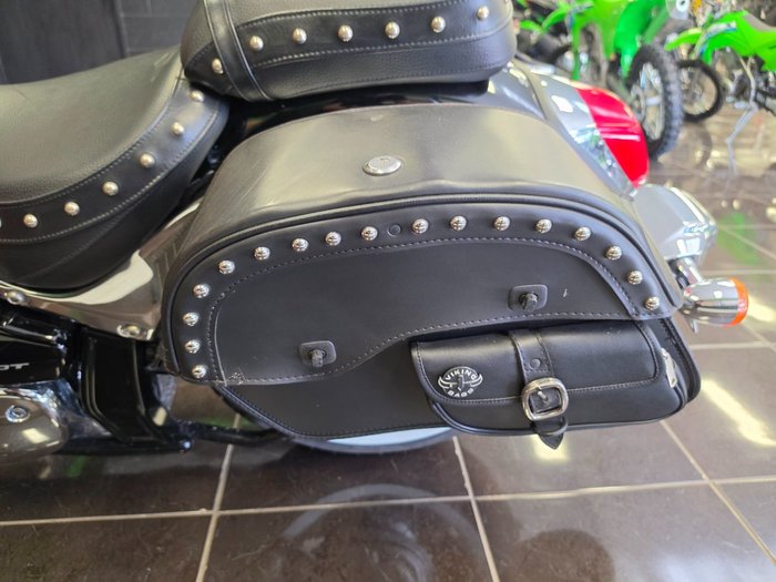 2015 Suzuki VL800 (BOULEVARD C50) BLACK
