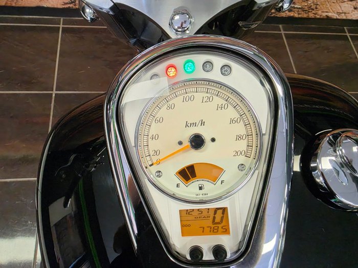 2015 Suzuki VL800 (BOULEVARD C50) BLACK