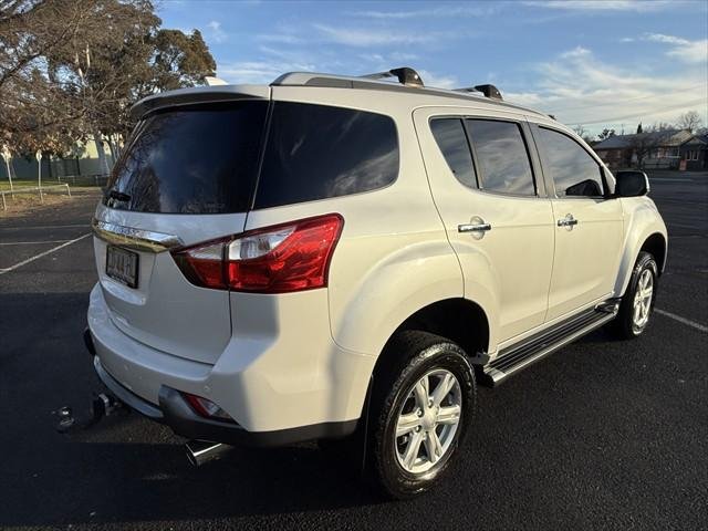 2015 Isuzu MU-X