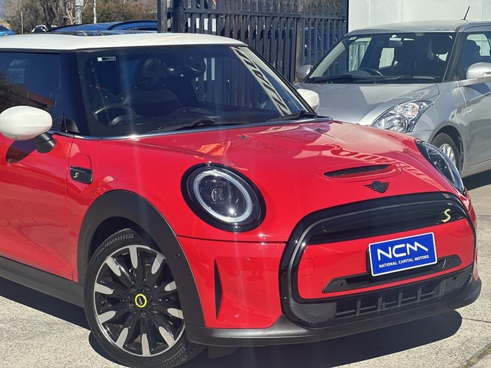 2021 MINI Hatch Cooper SE MINI Yours