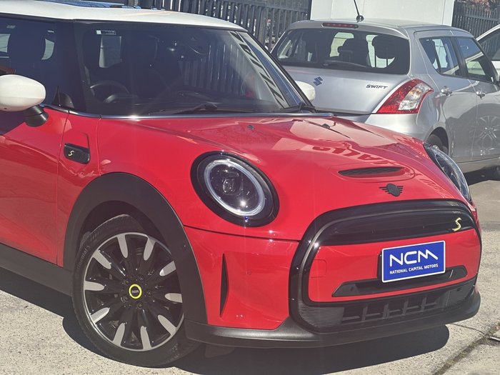 2021 MINI Hatch Cooper SE MINI Yours