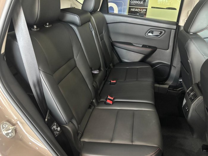 2026 Nissan X-TRAIL Rock Creek T33 Baja Storm/Black Roof