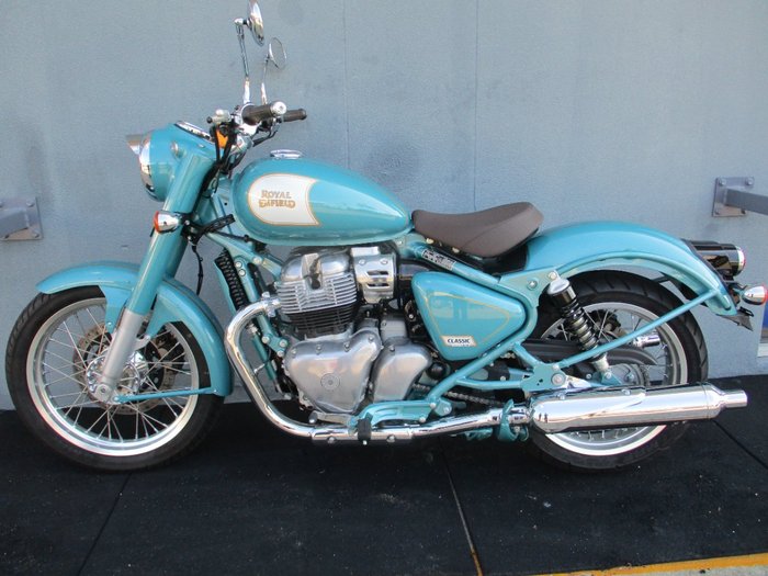 2025 ROYAL ENFIELD (SEE ALSO ENFIEL CLASSIC 650 BLUE