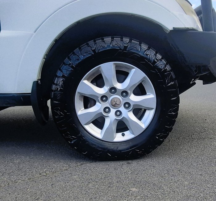2012 Mitsubishi Pajero GLX