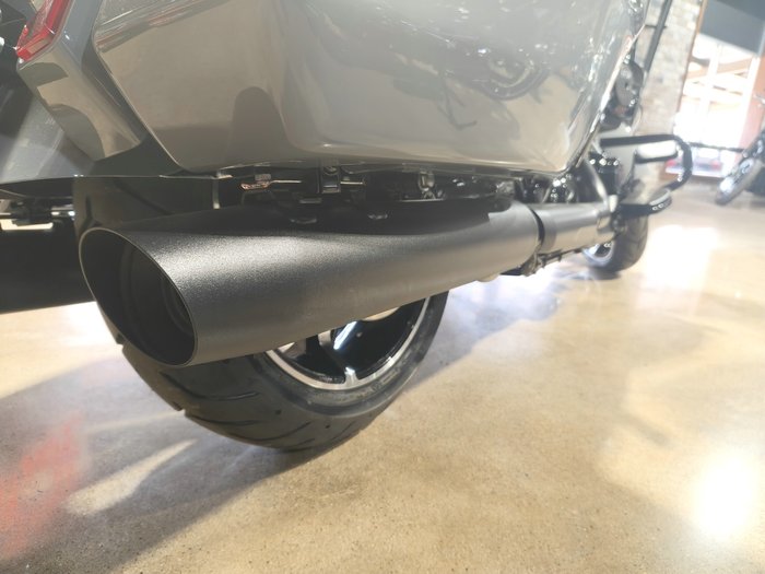 2026 HARLEY-DAVIDSON STREET GLIDE 117 (FLHX) ROAD GREY