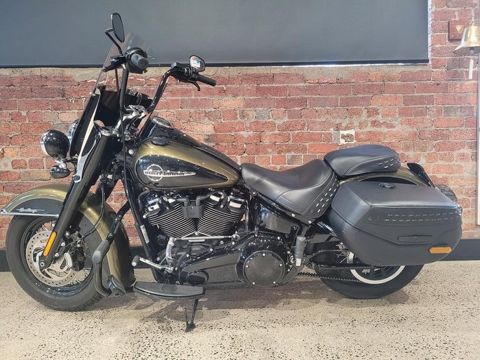 2018 Harley-Davidson Heritage Classic 107 (FLHC)