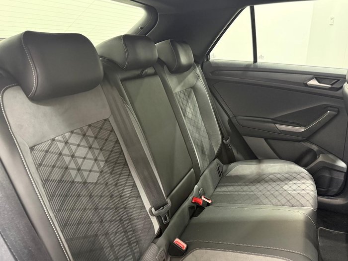 2023 Volkswagen T-Roc 140TSI R-Line