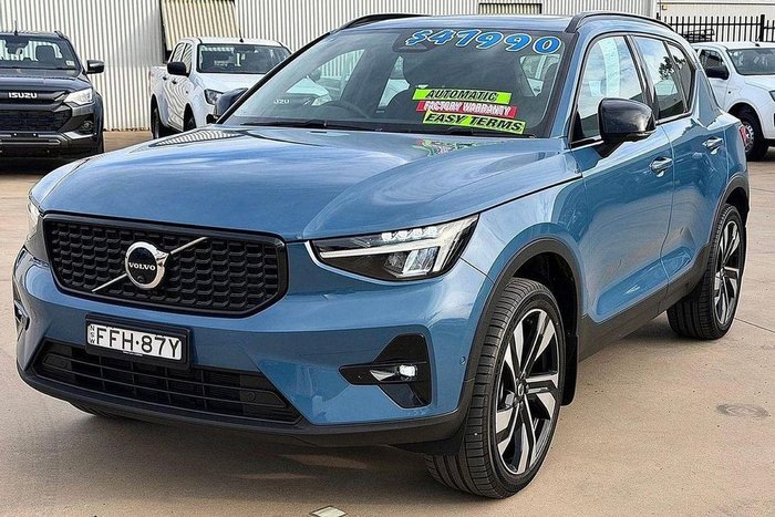 2023 Volvo XC40