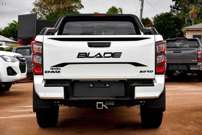 2025 Isuzu D-MAX BLADE (4x4)