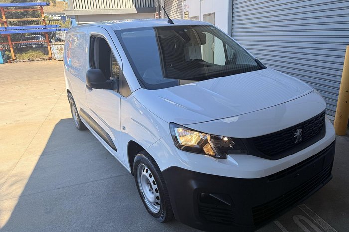2021 Peugeot Partner 110 THP