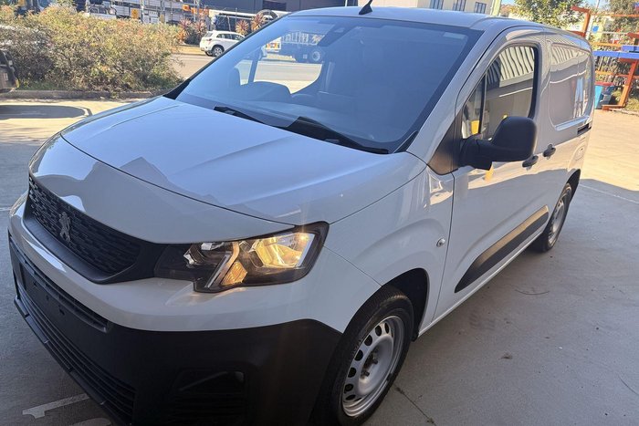 2021 Peugeot Partner 110 THP