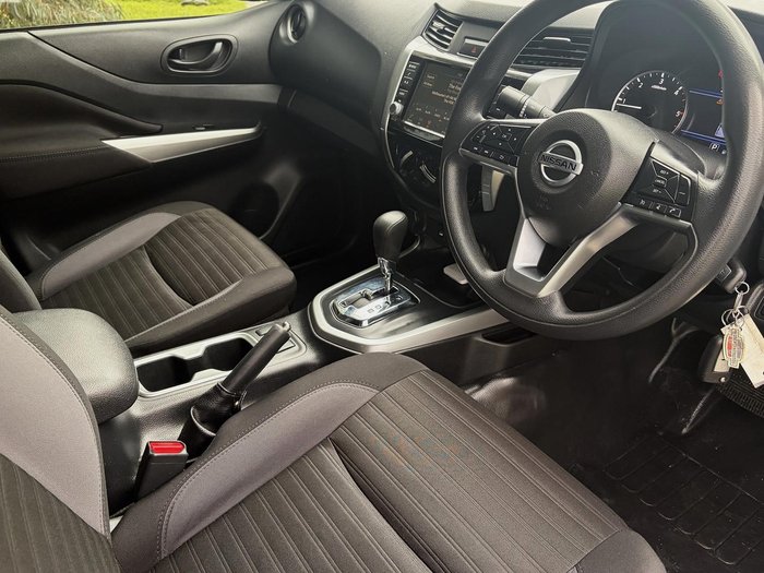 2022 Nissan Navara ST