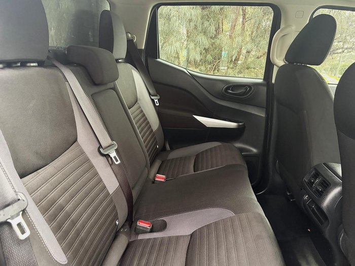 2022 Nissan Navara ST
