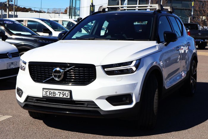 2021 Volvo XC40 T5 R-Design