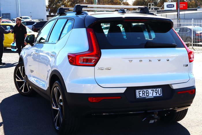2021 Volvo XC40 T5 R-Design