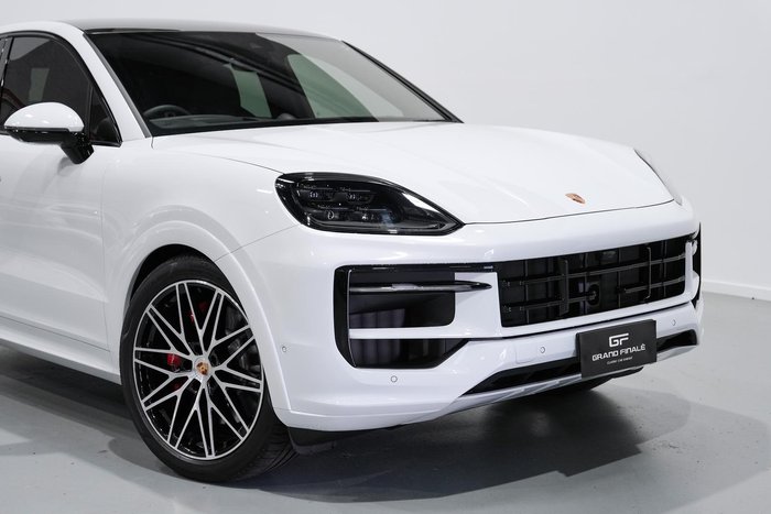 2025 Porsche Cayenne GTS