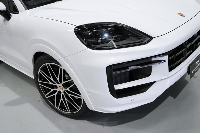 2025 Porsche Cayenne GTS
