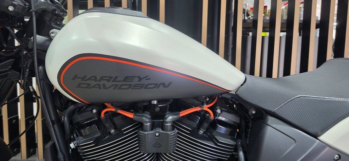 2018 Harley-Davidson FXDRS FXDR (114) WHITE