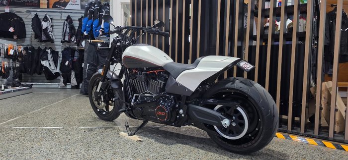 2018 Harley-Davidson FXDRS FXDR (114) WHITE