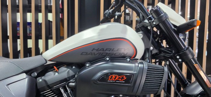 2018 Harley-Davidson FXDRS FXDR (114) WHITE