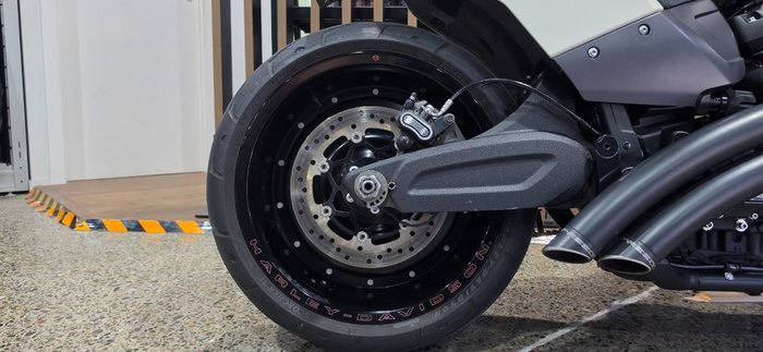 2018 Harley-Davidson FXDRS FXDR (114) WHITE
