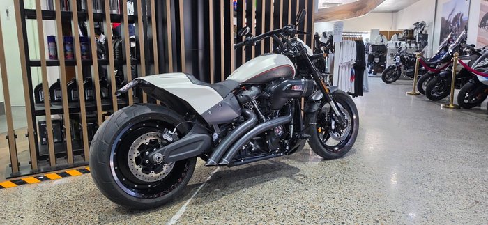 2018 Harley-Davidson FXDRS FXDR (114) WHITE