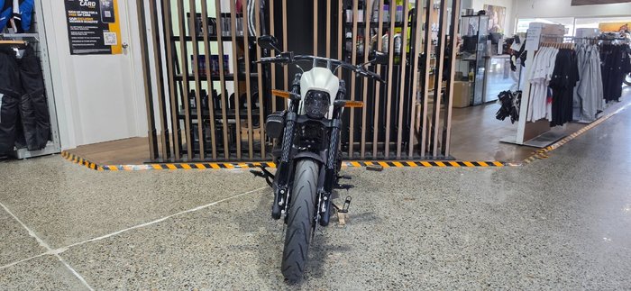 2018 Harley-Davidson FXDRS FXDR (114) WHITE