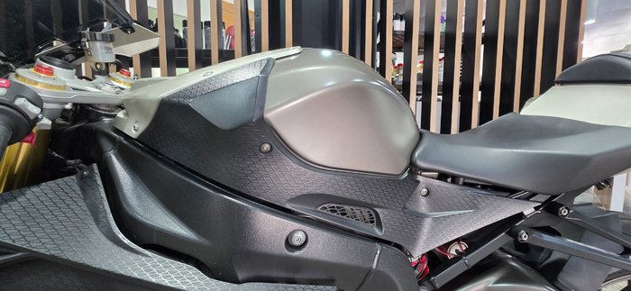 2010 BMW Motorrad S 1000 RR SILVER