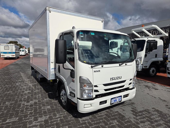 2022 Isuzu Nnr 45 150 Amt Van And Lift