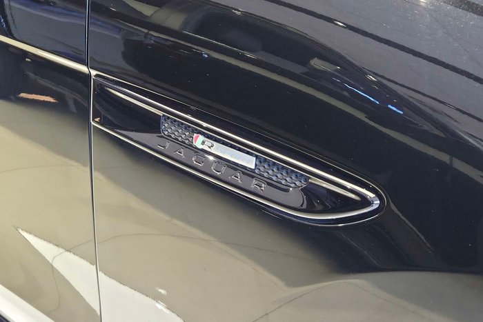 2017 Jaguar F-PACE 30d R-Sport