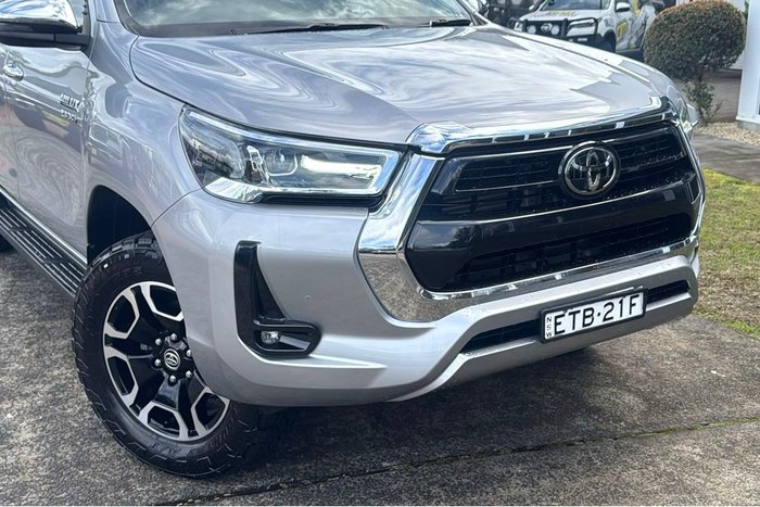 2022 Toyota Hilux SR5