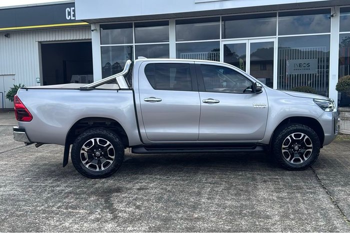 2022 Toyota Hilux SR5