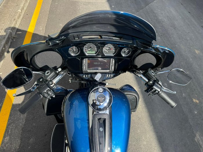 2017 Harley-Davidson Tri Glide Anniversary 107 (FLHTCUTG_ANV) Trike Black