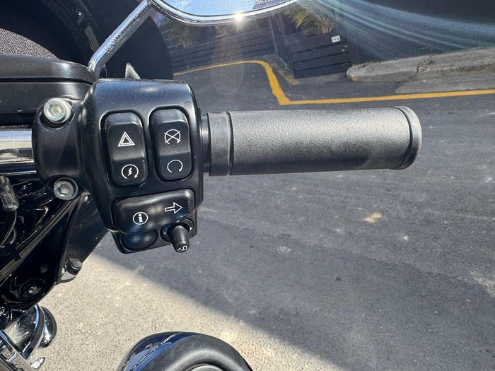2017 Harley-Davidson Tri Glide Anniversary 107 (FLHTCUTG_ANV) Trike Black