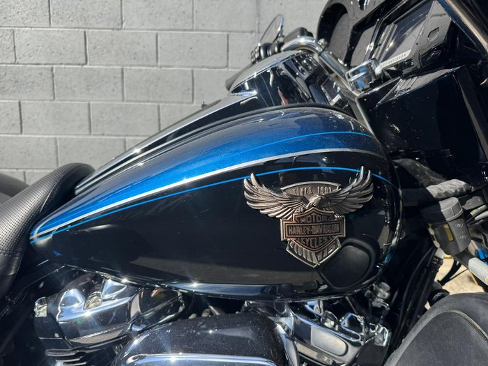 2017 Harley-Davidson Tri Glide Anniversary 107 (FLHTCUTG_ANV) Trike Black