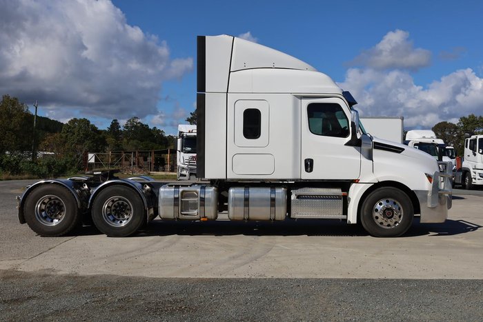 2023 Freightliner Cascadia 126