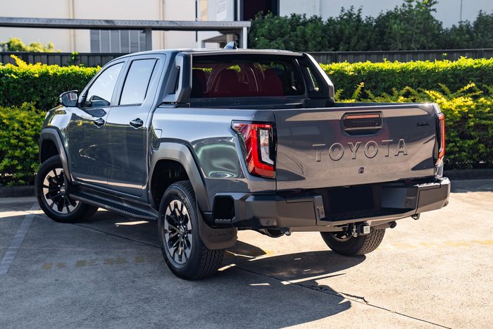 2026 Toyota Hilux SR5 48V