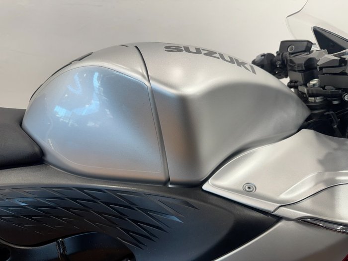 2021 Suzuki GSX1300RA (HAYABUSA) SILVER