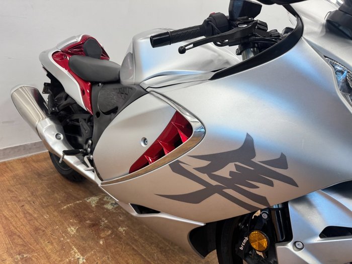 2021 Suzuki GSX1300RA (HAYABUSA) SILVER