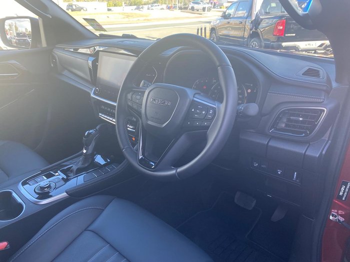 2025 Isuzu MU-X LS-T