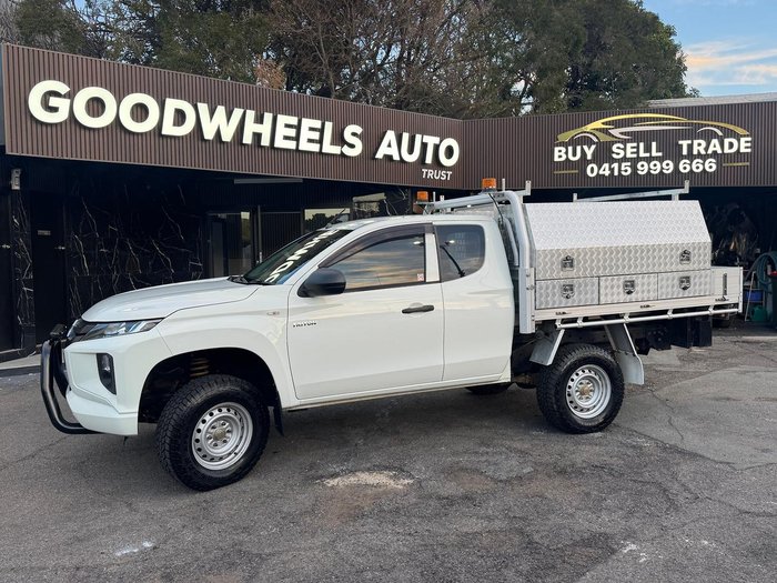 2022 Mitsubishi Triton GLX