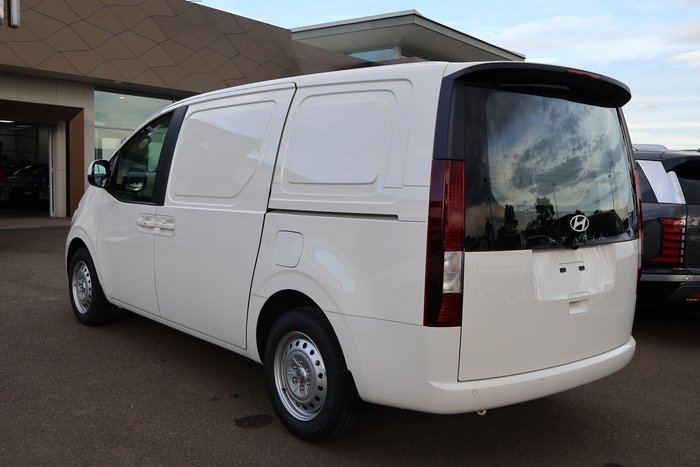 2026 Hyundai STARIA LOAD