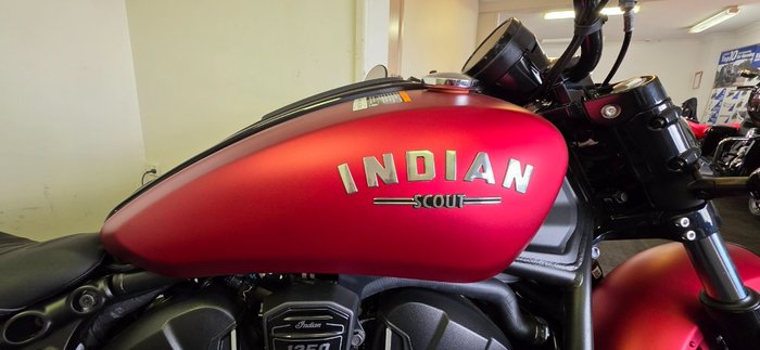 2025 Indian SCOUT BOBBER LIMITED Sunset Red