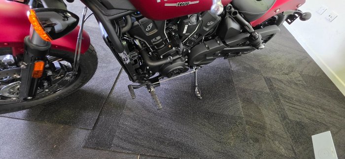 2025 Indian SCOUT BOBBER LIMITED Sunset Red