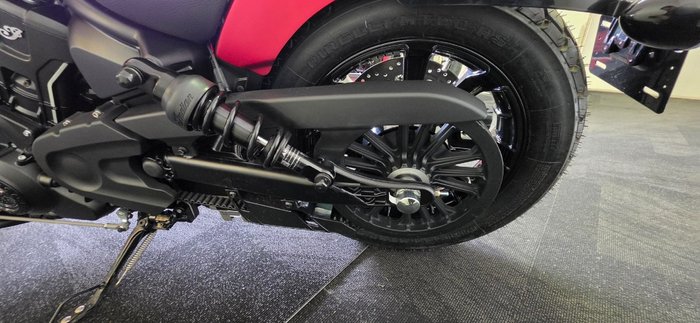 2025 Indian SCOUT BOBBER LIMITED Sunset Red