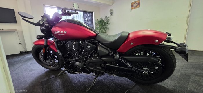 2025 Indian SCOUT BOBBER LIMITED Sunset Red